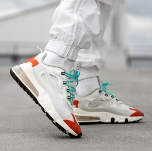 Nike Women's Air Max 270 React "Light Beige/Chalk" size 7.5 - Picture 13 of 14